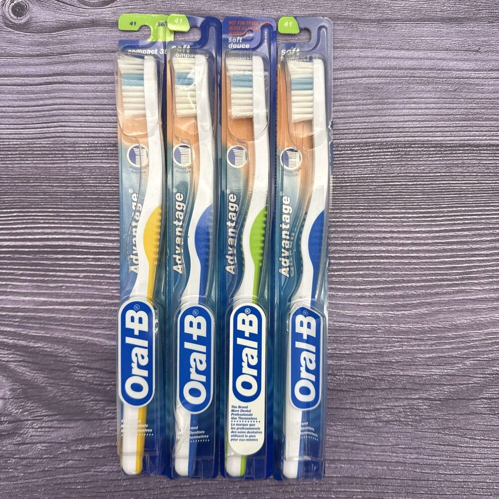 4 LOT Vintage 2002 Oral-B Advantage Toothbrush Soft 35 Compact Straight Angle